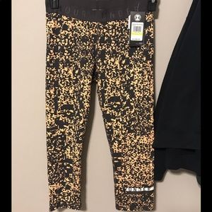 Women’s Cropped Under Armour Leggings NWT